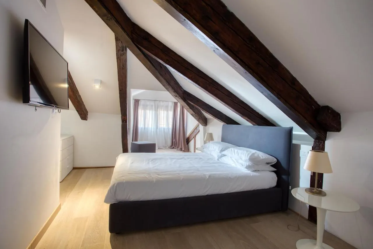 Ca Margherita Loft & Square Palazzo Grifalconi Venice Apartment